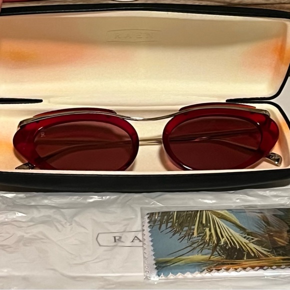 Raen Red Musing Sunglasses - Picture 5 of 5